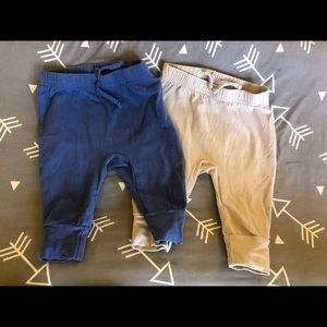 Two pairs of Pehr essentials pants, size 0-3